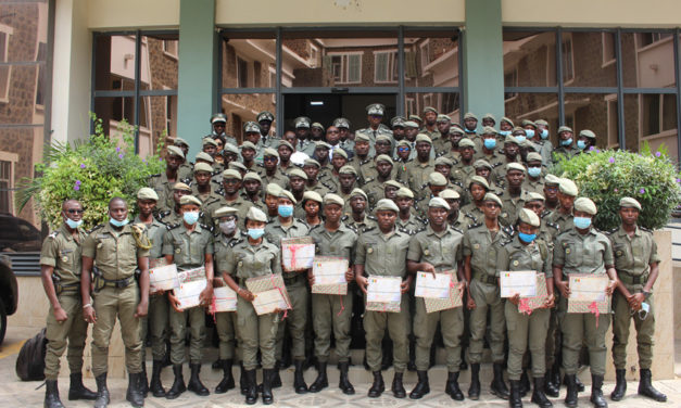 ALBUM PHOTOS DE LA CEREMONIE DE REMISE DE DIPLOMES AUX CONTROLEURS BISSAU-GUINEENS